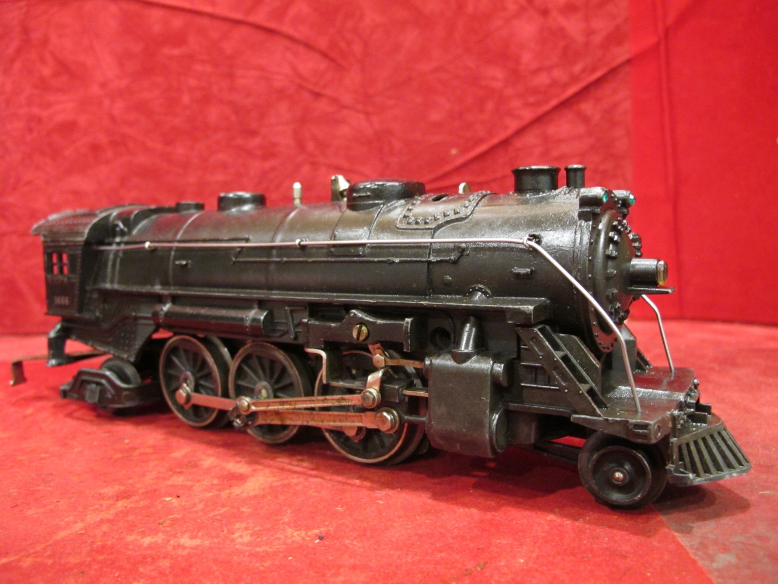 NICE postwar Lionel 1666 2-6-2 Locomotive~ TESTED RUNS AND LIGHTS