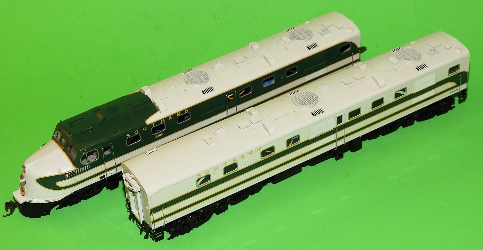 HO Brass SOUTHERN DL-109/110 Diesel Locomotives #6400/6400A Overland Models DCC