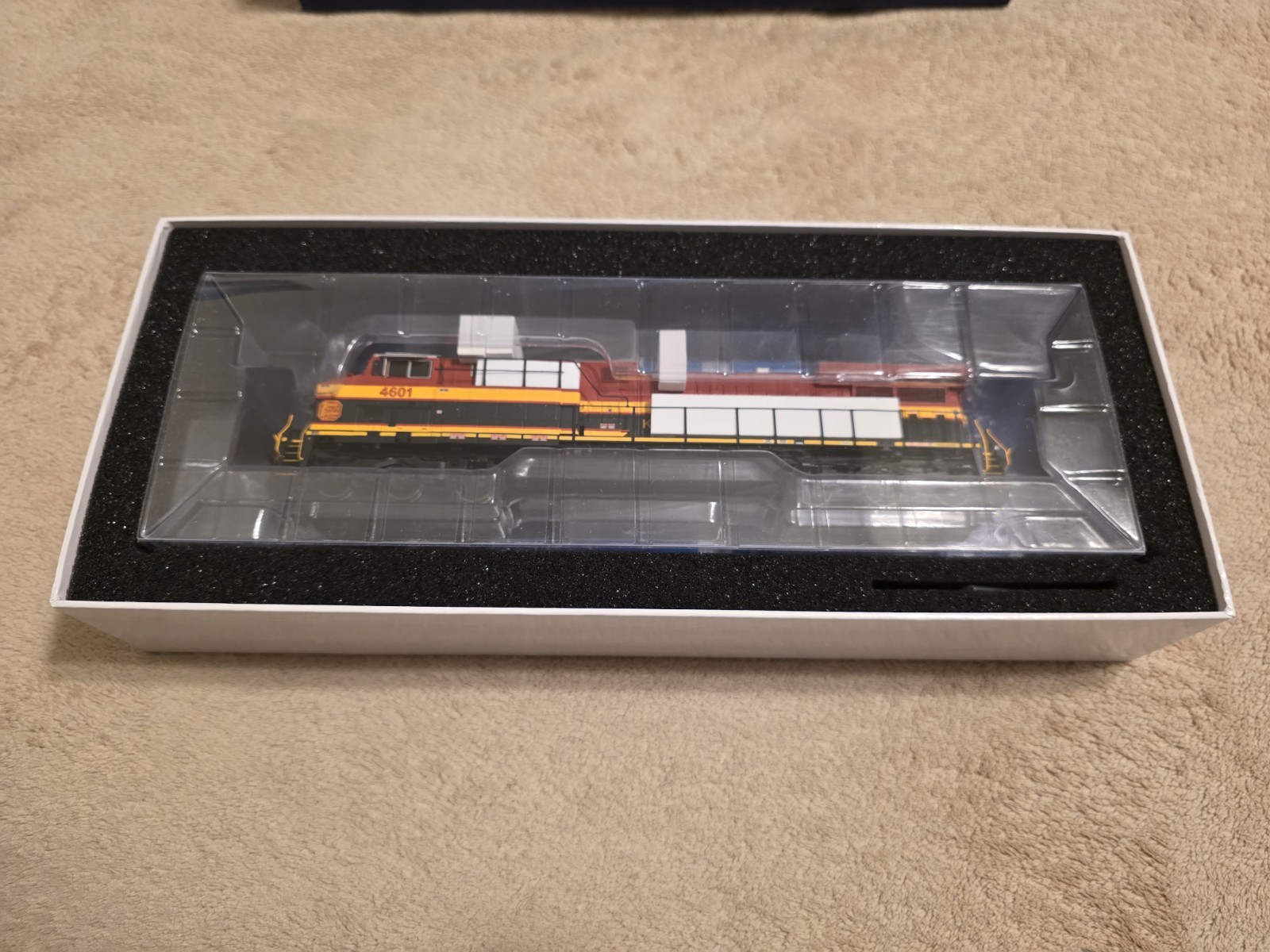 Athearn Genesis HO Kansas City Southern KCS Diesel Locomotive #4601 DCC Ready.