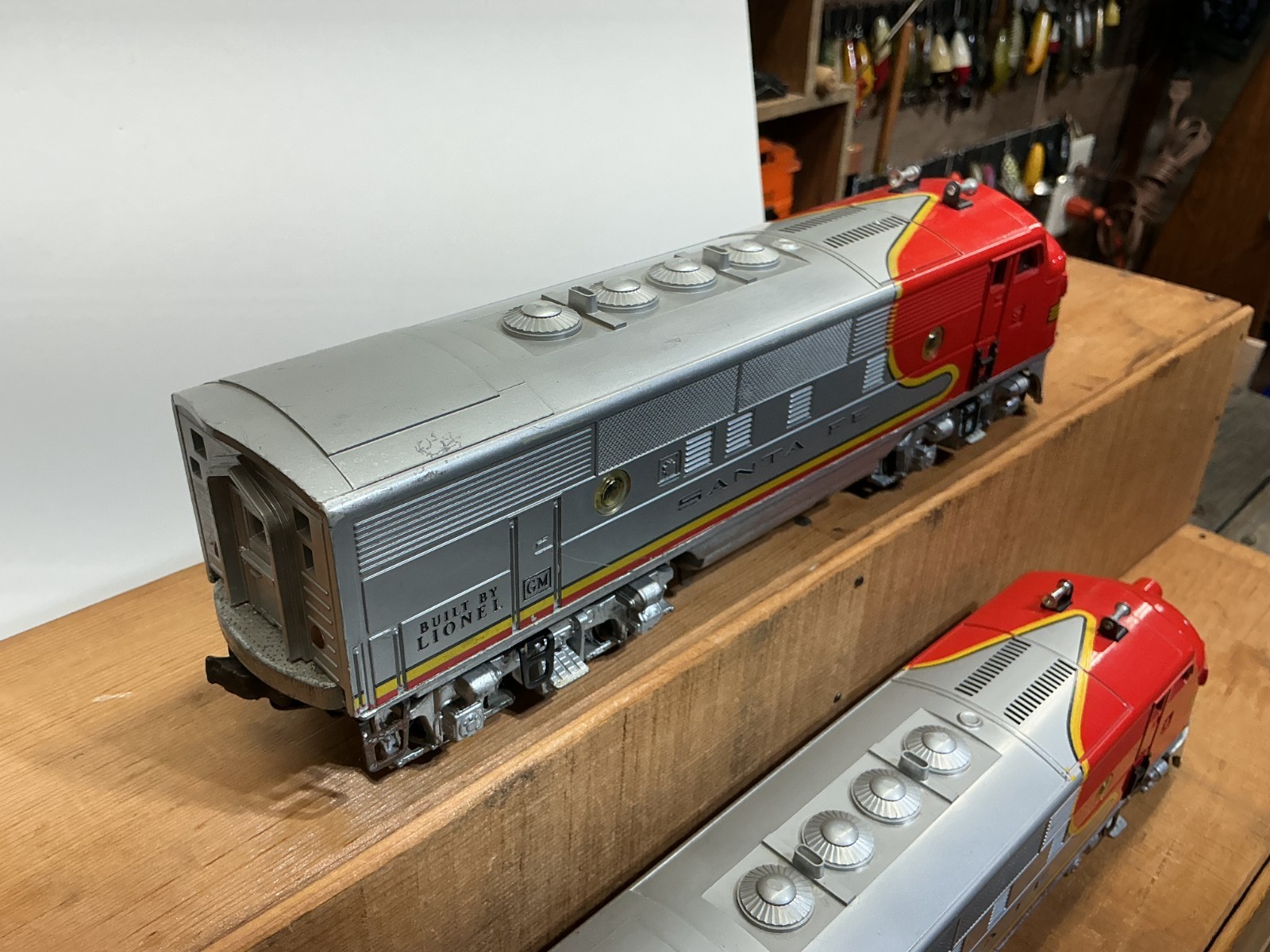 1950’s Lionel SANTA FE 2353 Diesel Locomotive & Dummy & B-Unit 3 Pieces O Gauge