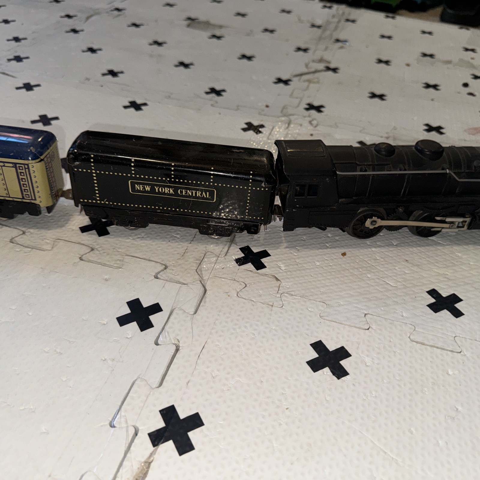 Vintage Marx 2-4-2 Tin Metal Cars W Cast Locomotive For Train Set Layout