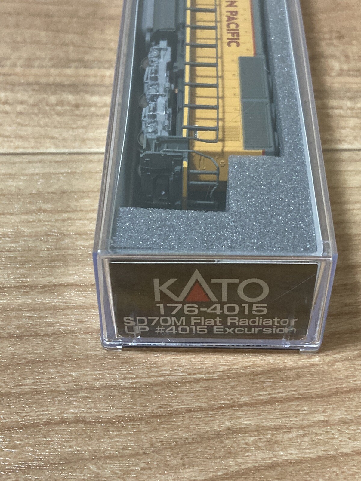 Kato 176-4015 EMD SD70M FLAT RADIATOR UP 4015 N Gauge UNION PACIFIC NEW