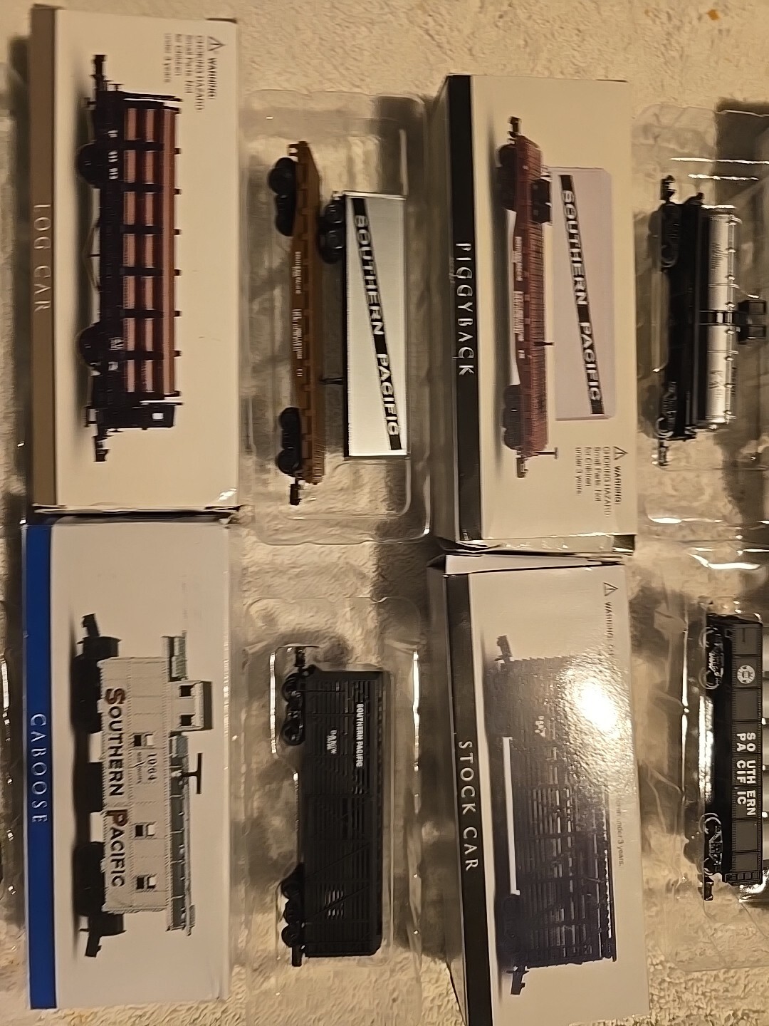 Lot of 8 Southern Pacific Train Cars High Speed Metal Products Scale Railroad