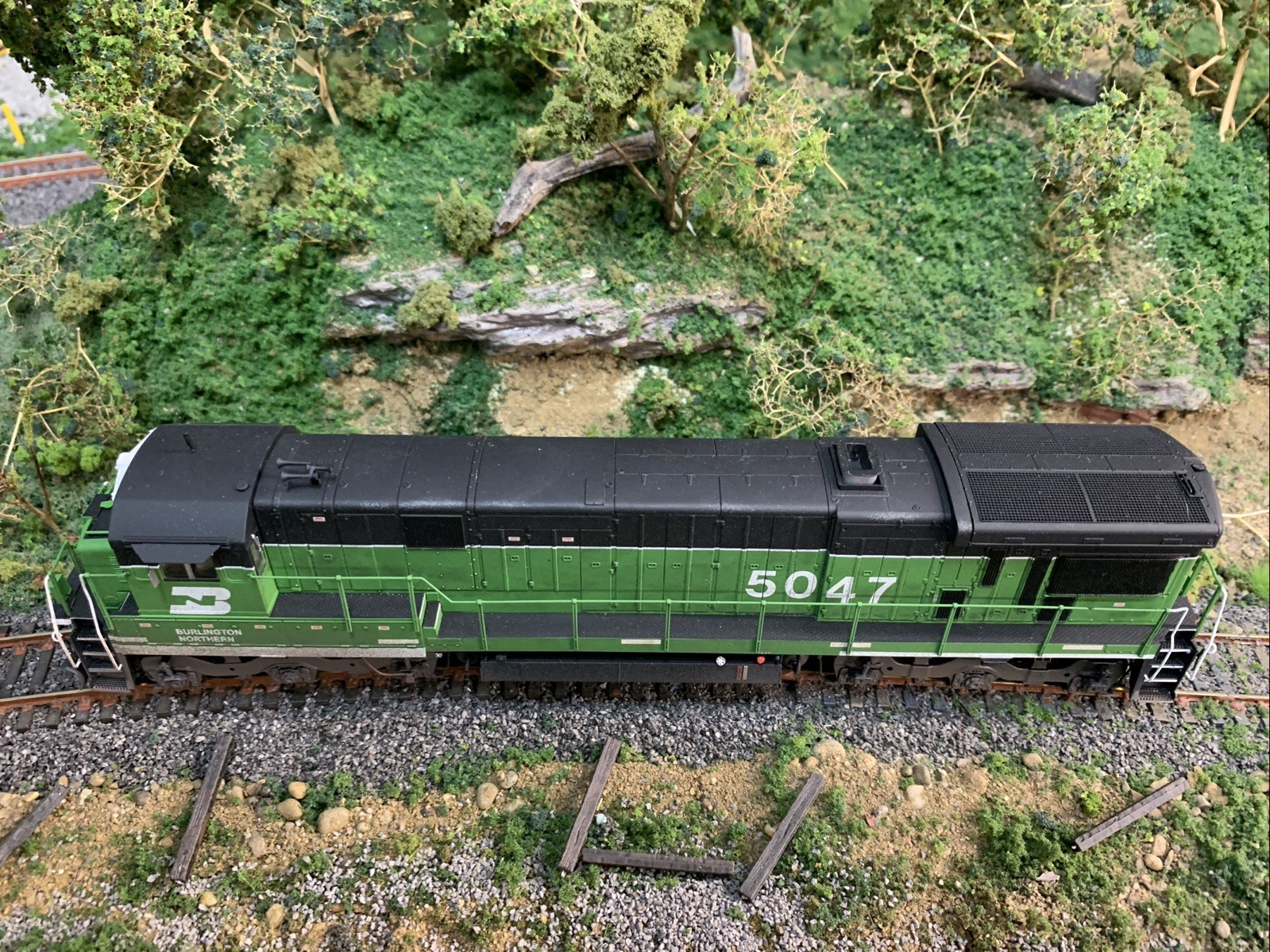 Rapido HO Burlington Northern C33-7 C36-7 #5047 DCC Sound Weathered BN BNSF