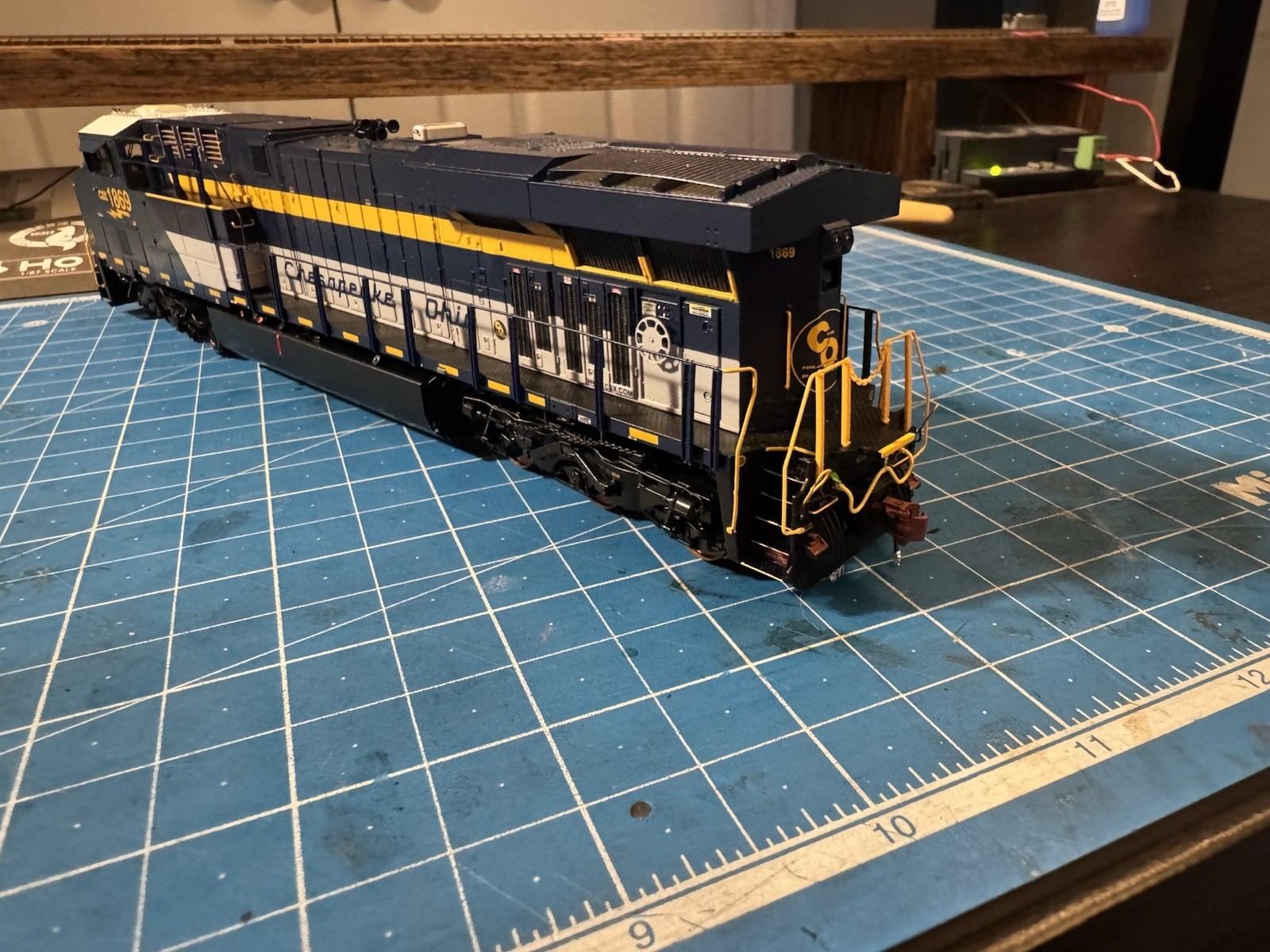 Scaletrains SXT39912 Rivet Counter ES44AH CSX (C&O) #1869 DCC/Sound