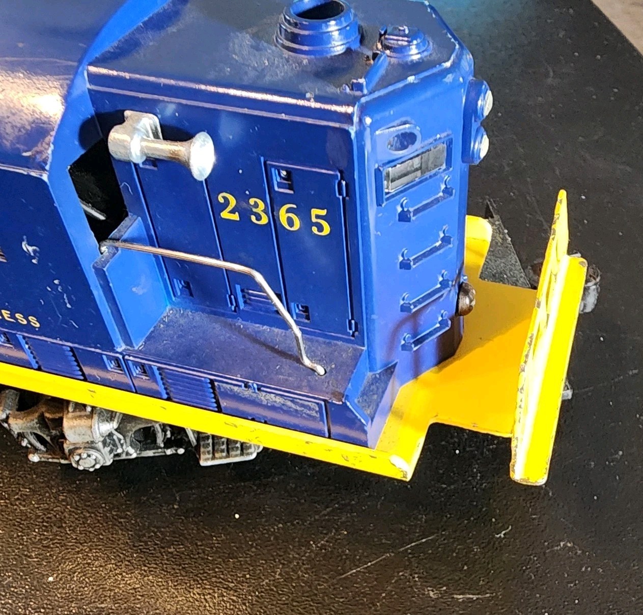 LIONEL No.2365 CHESAPEAKE & OHIO DIESEL LOCOMOTIVE Our XS113