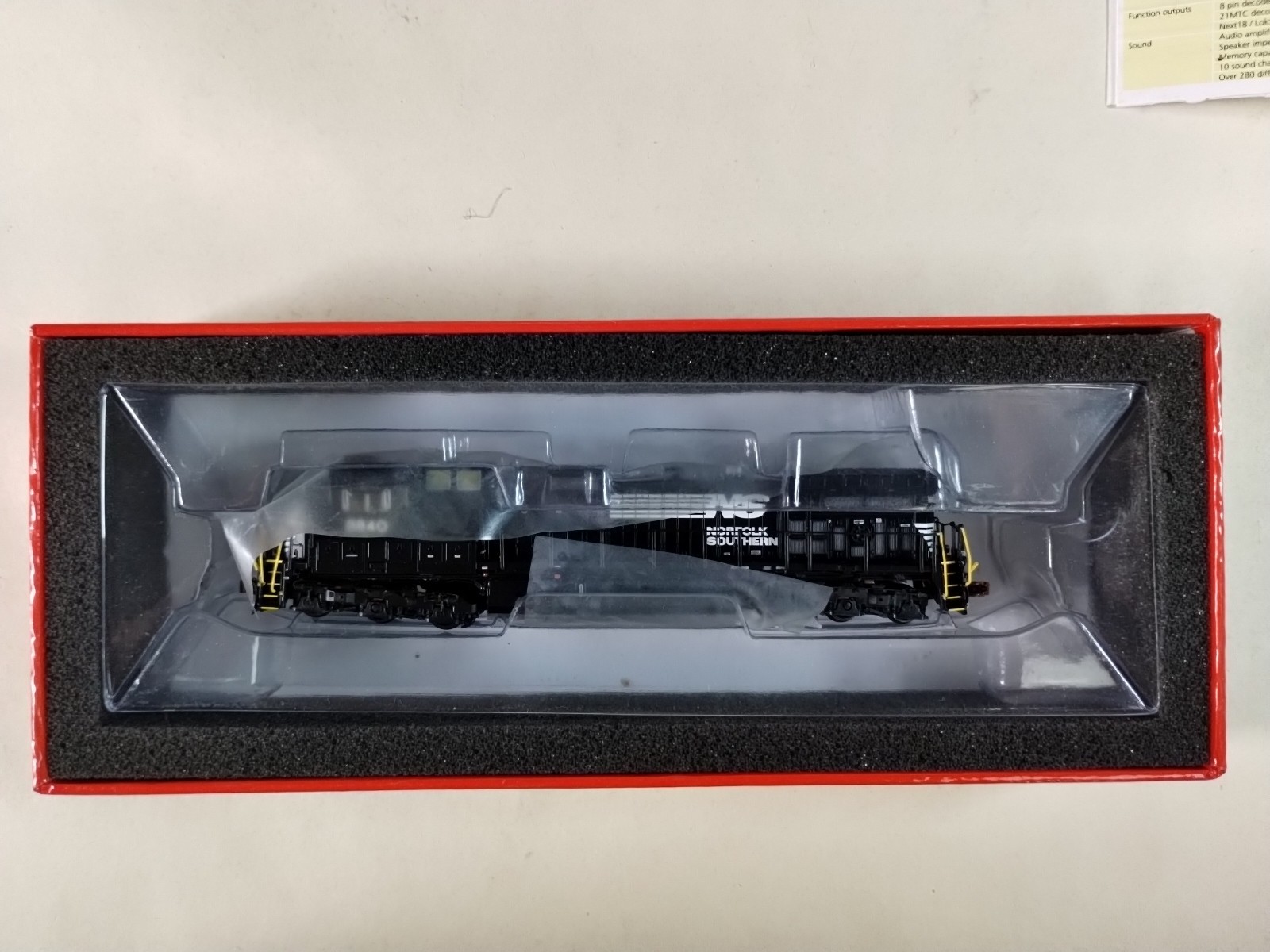 ScaleTrains Rivet Counter N Scale GE C40-9, Norfolk Southern #8840 DCC & Sound