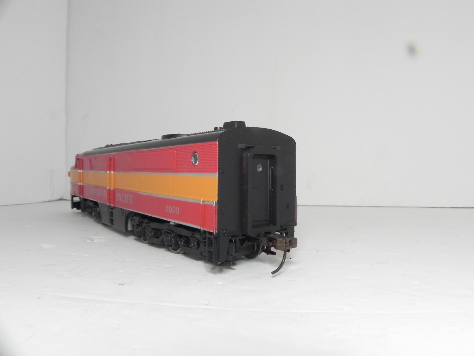 Athearn HO Scale PA-1 Powered Locomotive Soutern Pacific No. 6009