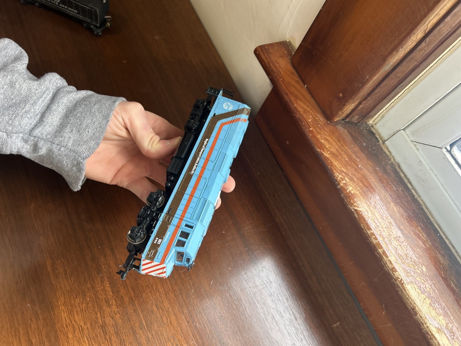 KATO – Chicago RTA EMD F40PH Locomotive #101- Assembled
