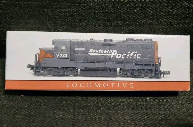 SOUTHERN PACIFIC LOCOMOTIVE #9725 MODEL TRAIN No 418 IN BOX