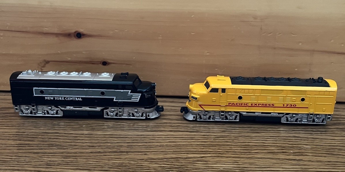 Toysmith 7″ New York Central And Pacific Express Locomotives Pull Back Trains