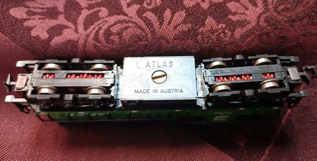 Atlas N Scale GP‑9 Diesel Locomotive – BN #1956 (Item 4053)