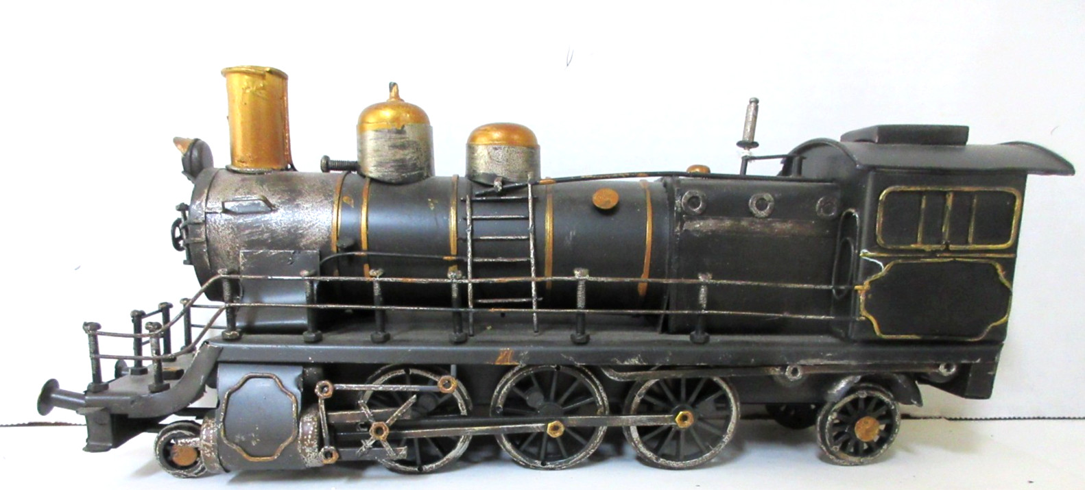 O SCALE SIZE CUSTOM MADE METAL 2-6-2 DISPLAY STEAM ENGINE