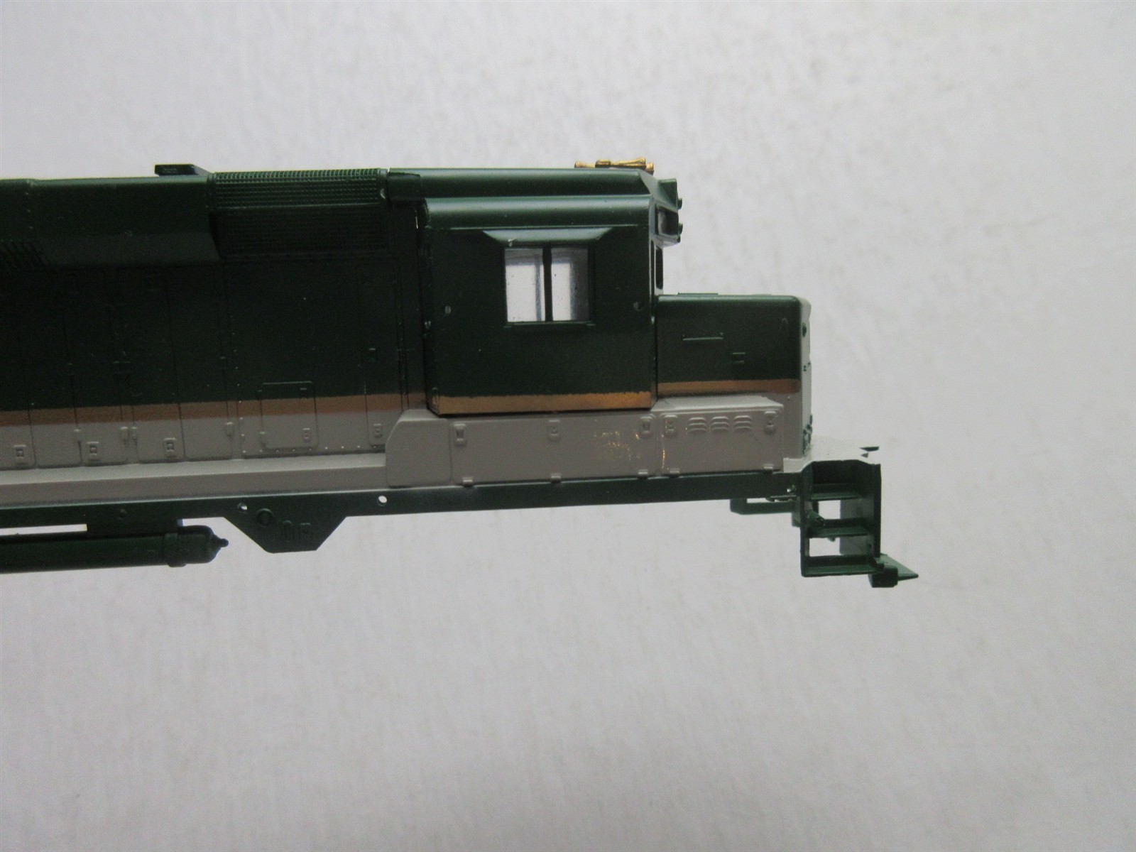 HO Scale BRAND NEW Green Gold locomotive SHELL ONLY