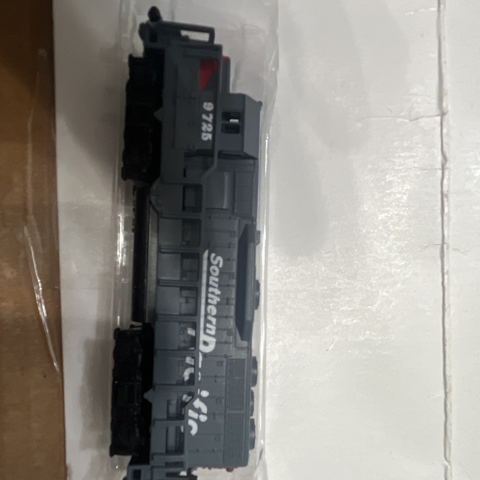 Southern Pacific N Scale EMD Diesel Locomotive “Dummy” Southern Pacific #9725
