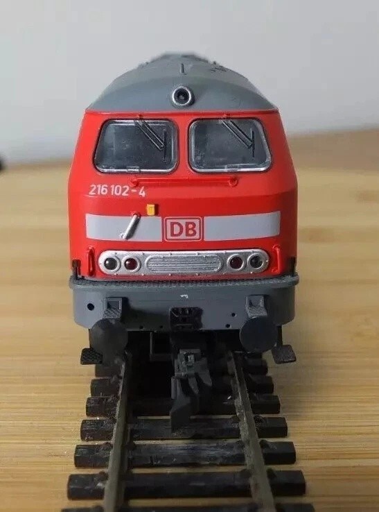Brawa 0384 HO gauge DB BR 216 diesel locomotive in DB Cargo livery
