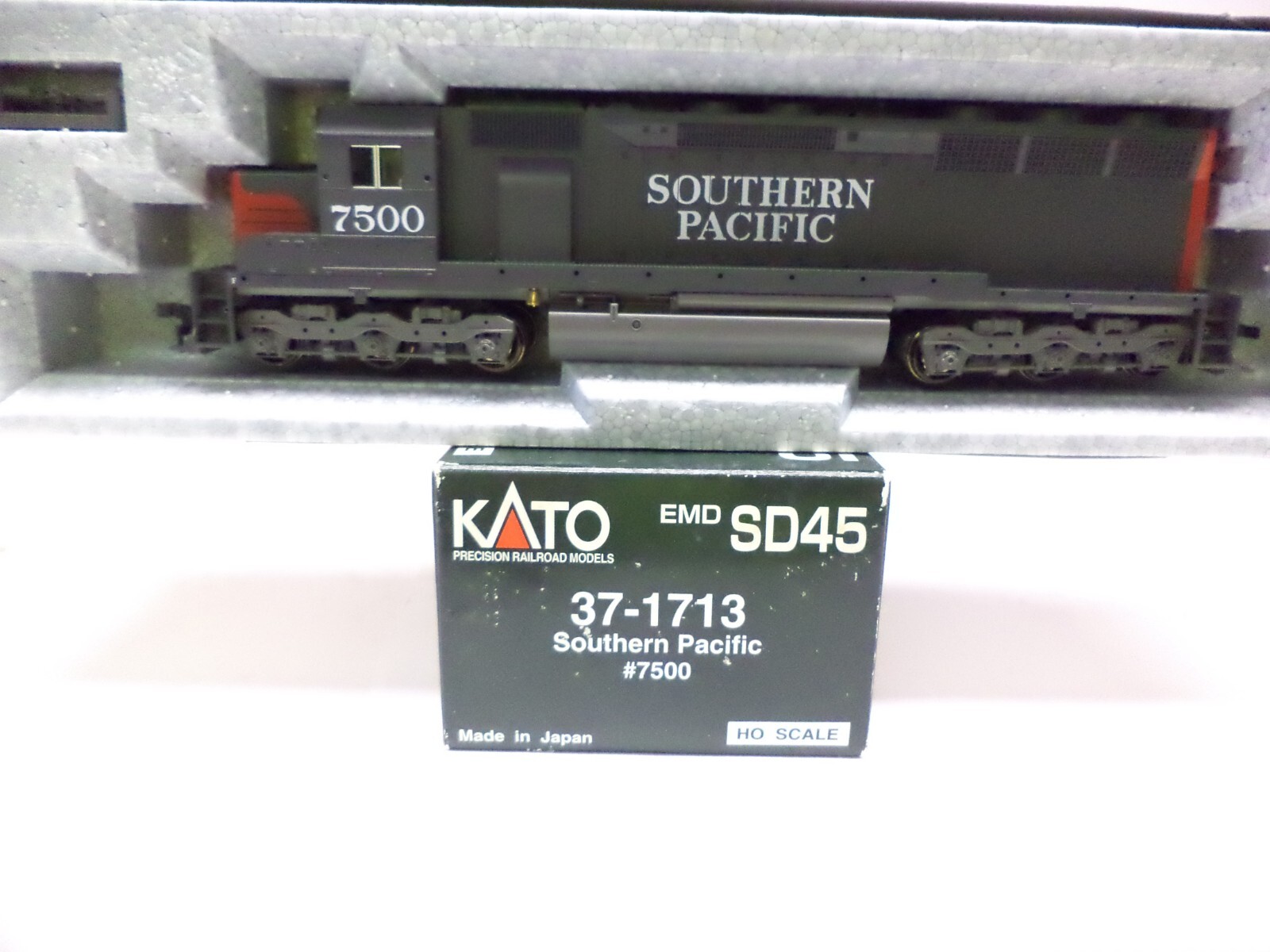 Kato Ho 37-1713, SD-45 locomotive, Southern Pacific 7500