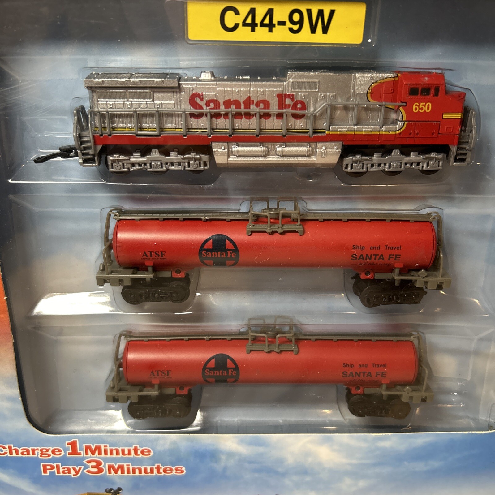 New-Ray RailRoad N Scale Santa Fe C44-9W Diecast Battery Operated Train Set