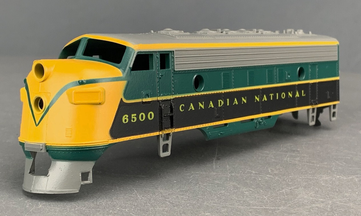 HO Athearn F7A Locomotive Shell Painted Canadian National #6500 HO5402