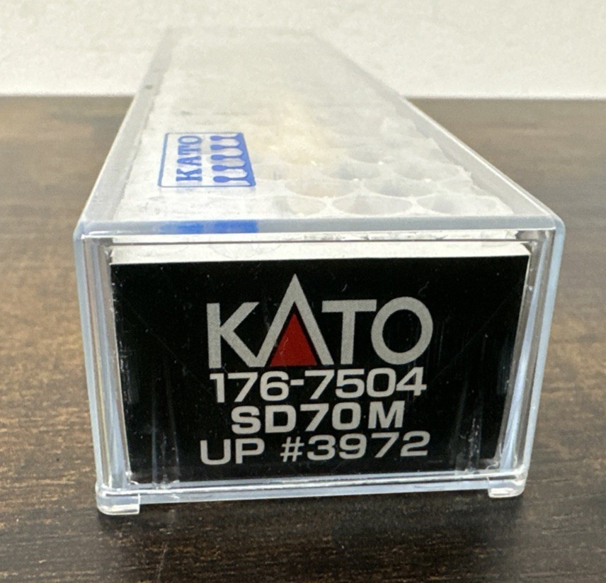 KATO N Scale #176-7504 SD70M Diesel Loco – Union Pacific #3972 w/DCC Needs TLC!