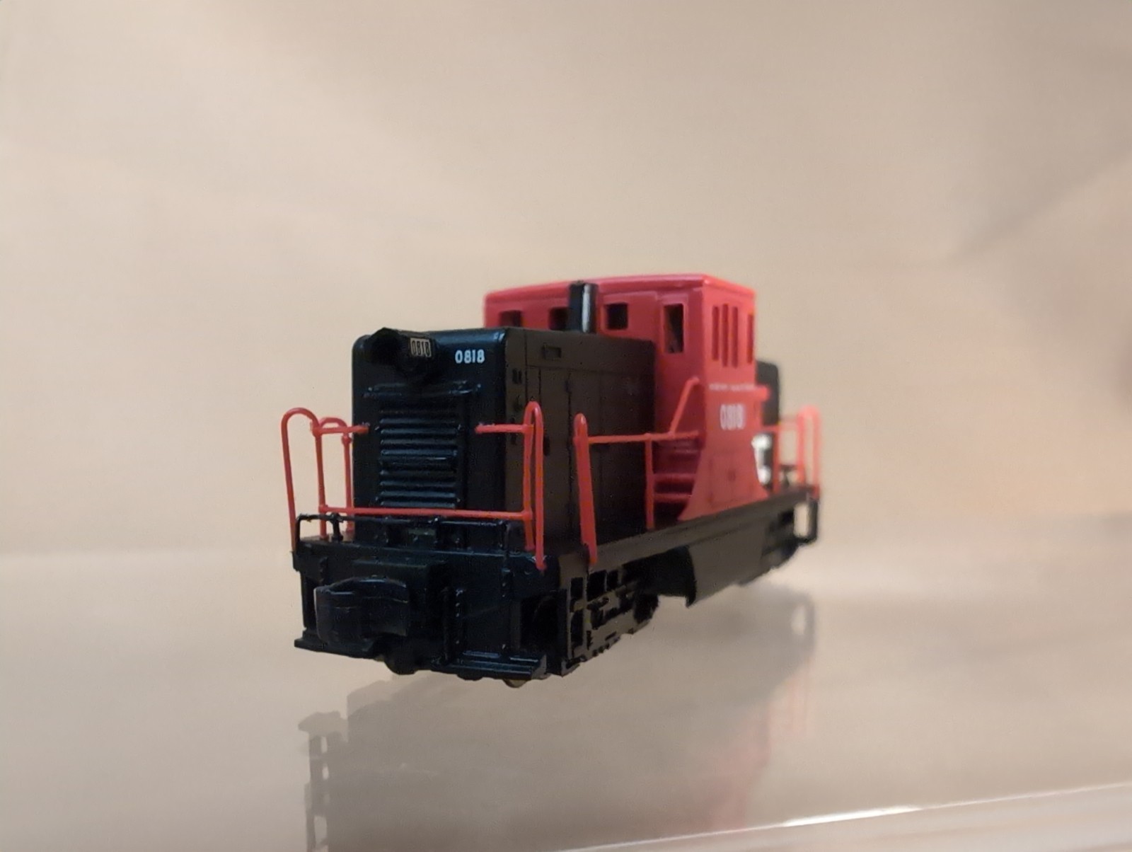 Bachmann Spectrum N Scale 81855 GE 44 Ton Diesel Switcher New Haven #0818 DCC…