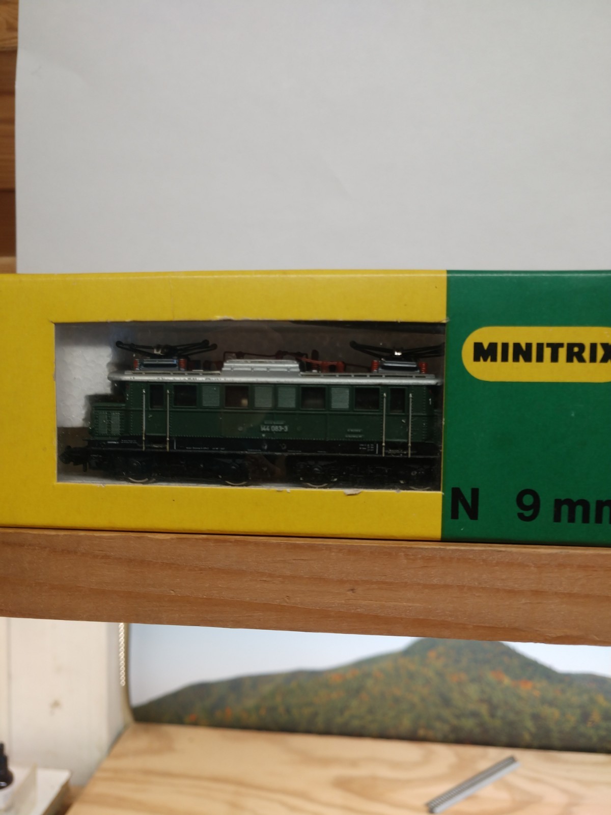 Minitrix N scale European 4 axle Electric Loco – Item #2033 NEW