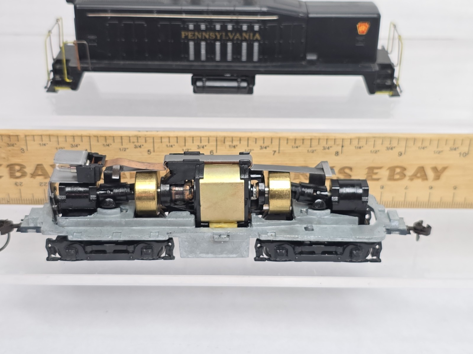 Athearn HO Scale Pennsylvania SW-1500 Calf Diesel Switcher PRR Runs Well