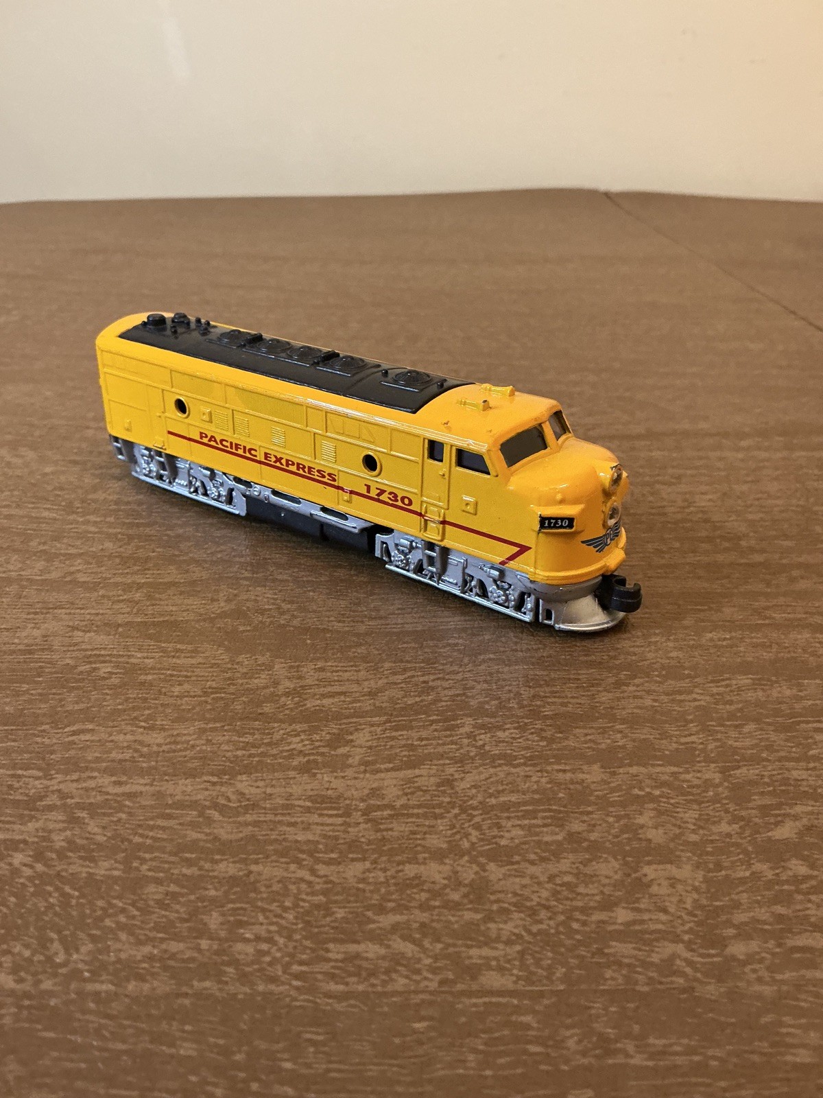 PACIFIC EXPRESS 1730 Pull Back TRAIN Locomotive Engine TOYSMITH