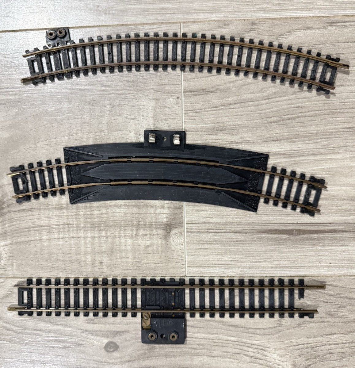 Vintage Bachmann Hong Kong Ho Scale Model Railroad Track & Other Read List (50)