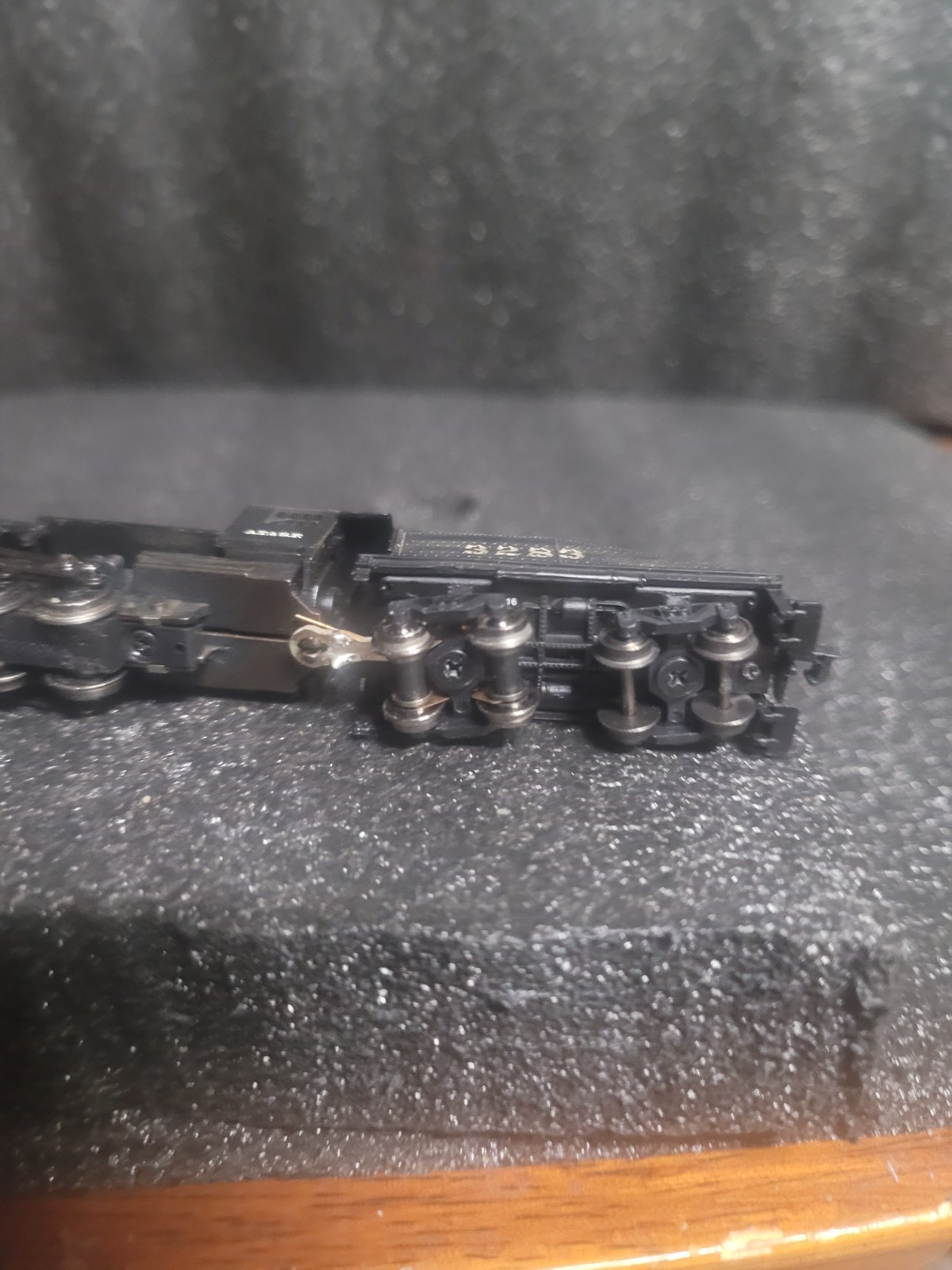 Bachman N Scale A.T. & S.F Locomotive & Tender #3283 with slight weathering