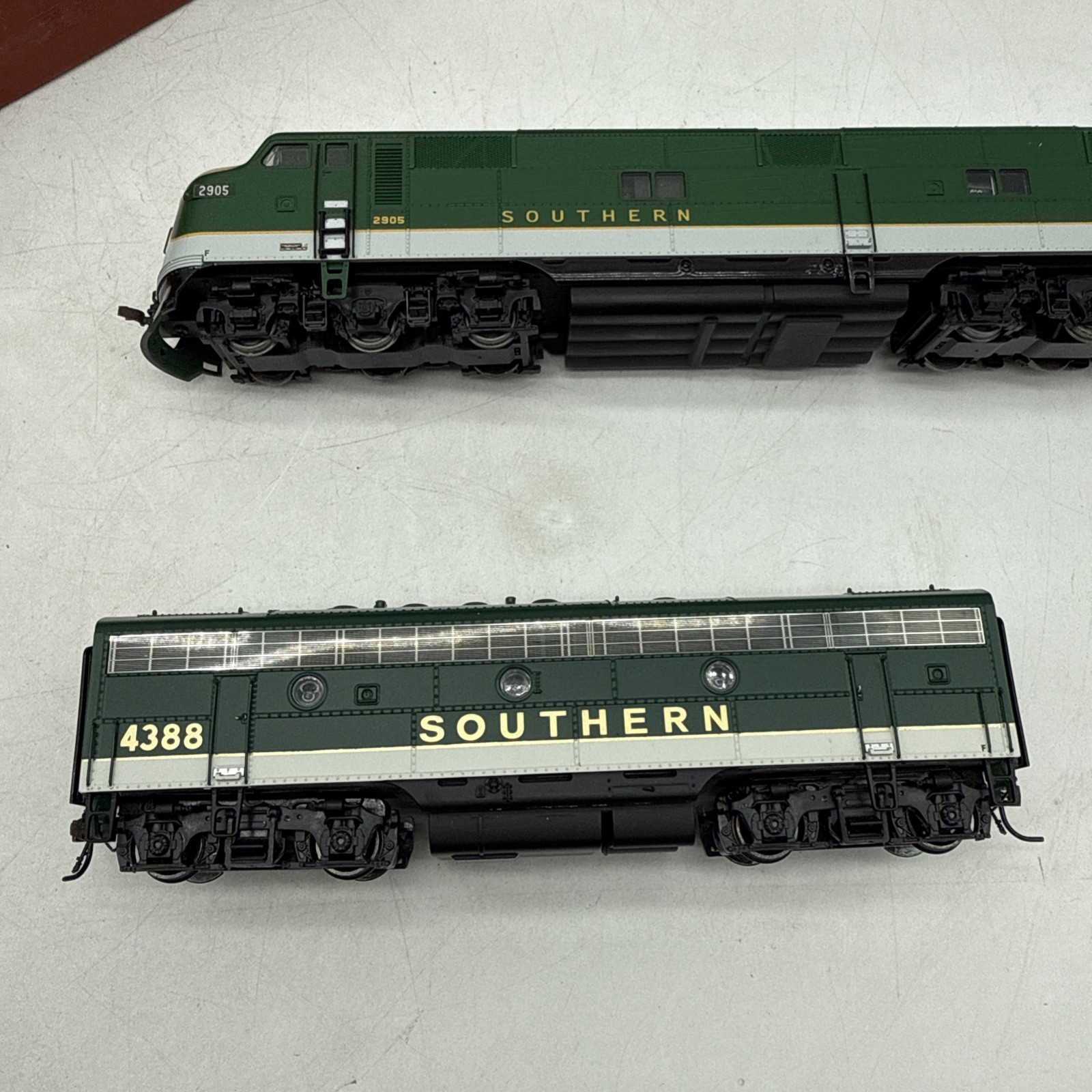 Broadway Limited HO Southern Railway Paragon DCC And Sound EMD E7A #2905 B Unit