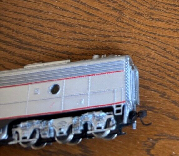 Rivarossi Ho Burlington EMD E-9 Diesel Locomotive Metal Wheels, Nicely Weathered