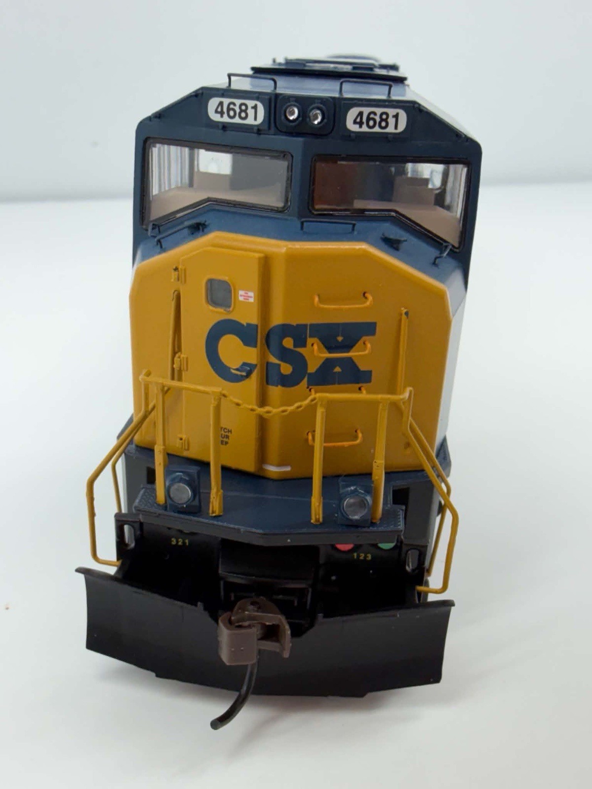 Athearn Genesis HO SD70M CSX #4681 YN3 Scheme G6172 Diesel Locomotive MINT OOP