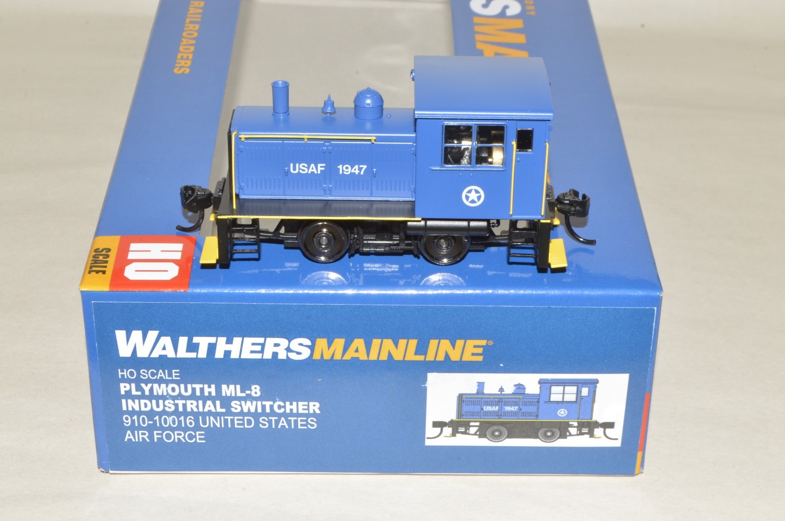HO scale Walthers Mainline Plymouth ML-8 Industrial Switcher critter USAF