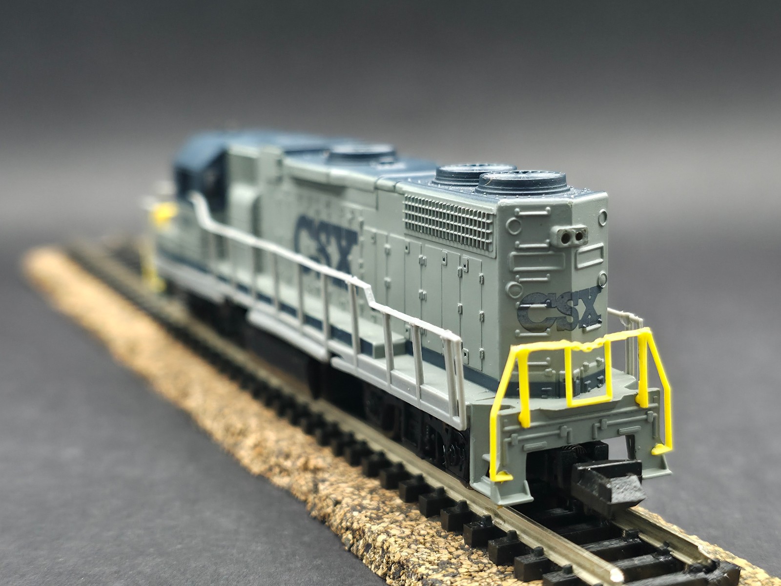 N Scale Life-Like GP38 6638 CSX Powered Diesel Locomotive NEW