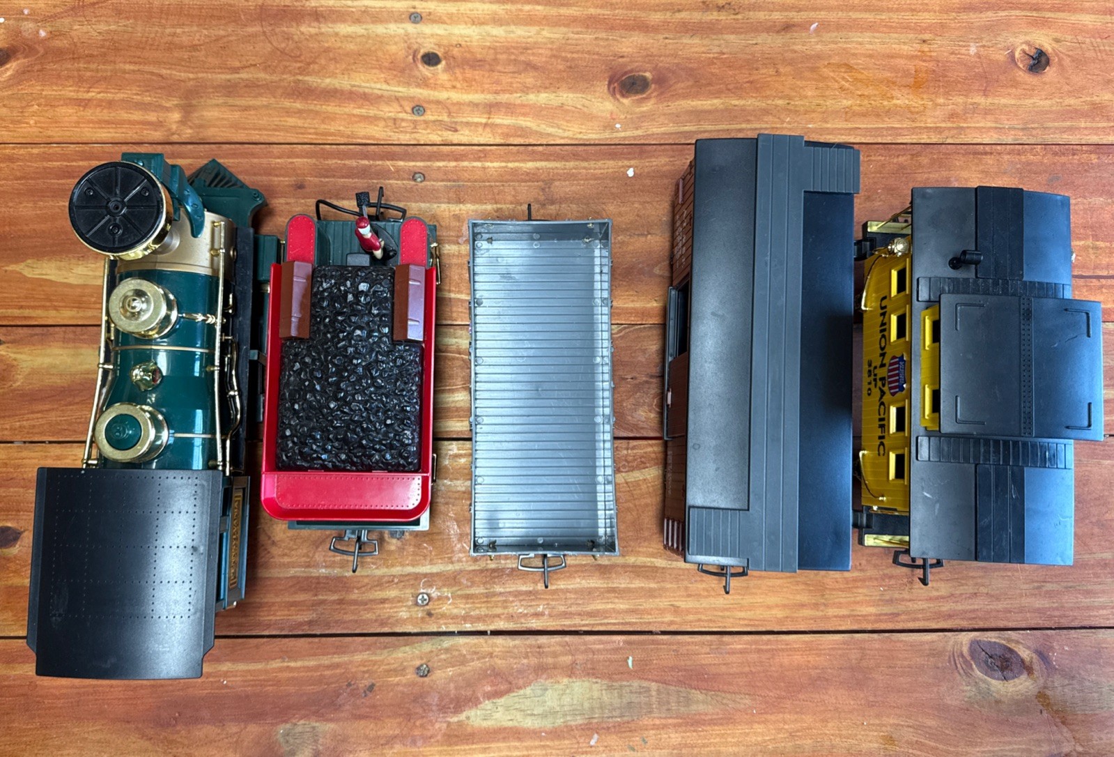 Scientific Toys Model Trains Pennsylvania 9714, Whole Set & REMOTE