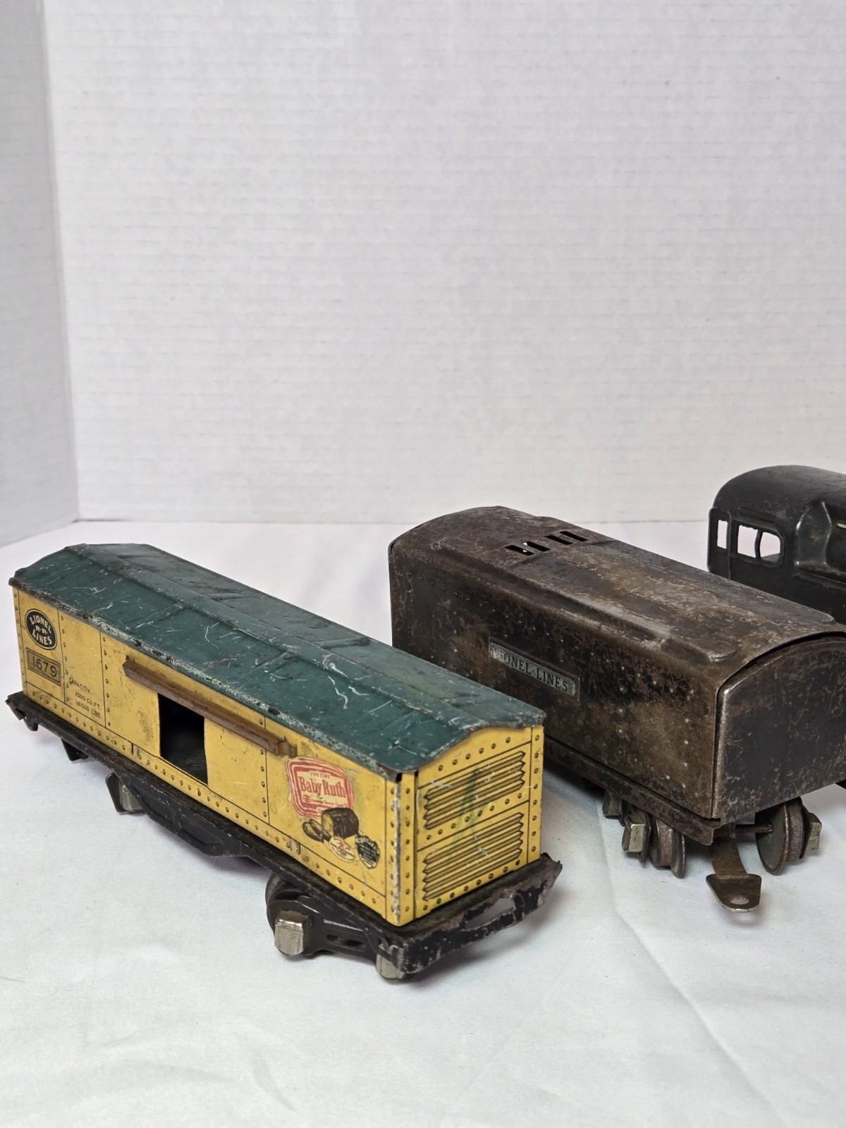 Lionel 1688 Gunmetal Locomotive Torpedo w/ Box Cars Pre-war Era Made In USA