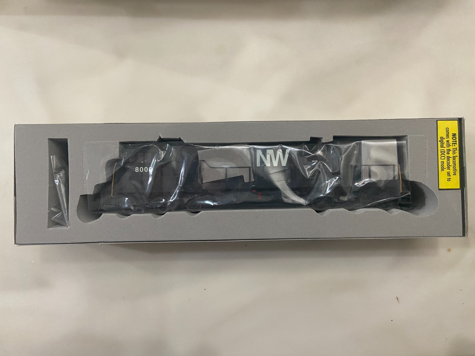 NIB HO Atlas Master 7408 Norfolk & Western U30C #8000