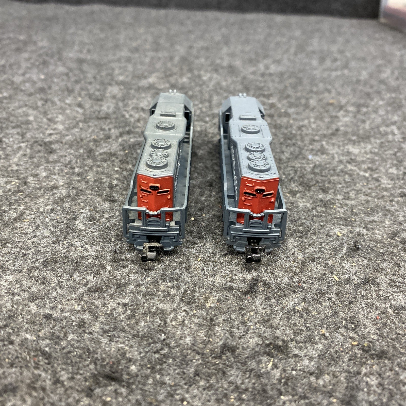 N SCALE SOUTHERN PACIFIC 9725 DUMMY LOCOMOTIVE Pair, Display Trains (N042625-05)