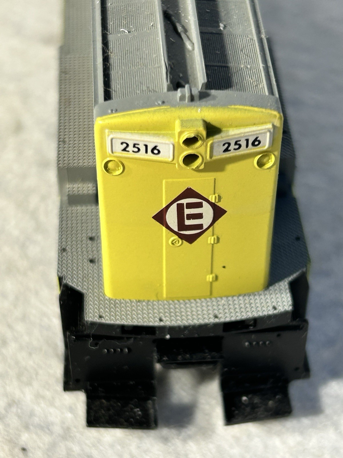Beautiful Stewart /KATO GE EL Railroad U-25B Diesel Engine HO