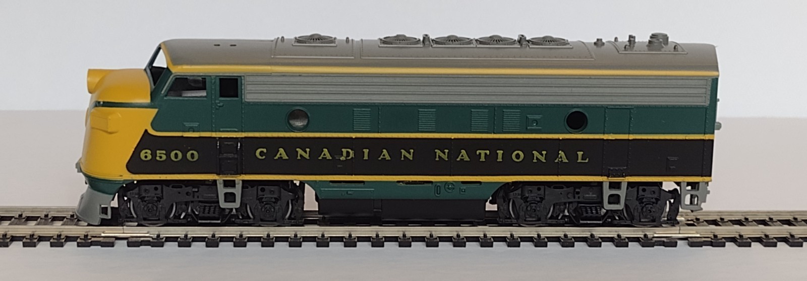 Athearn HO Scale – F7A PWR Diesel Locomotive – Canadian National – #6500