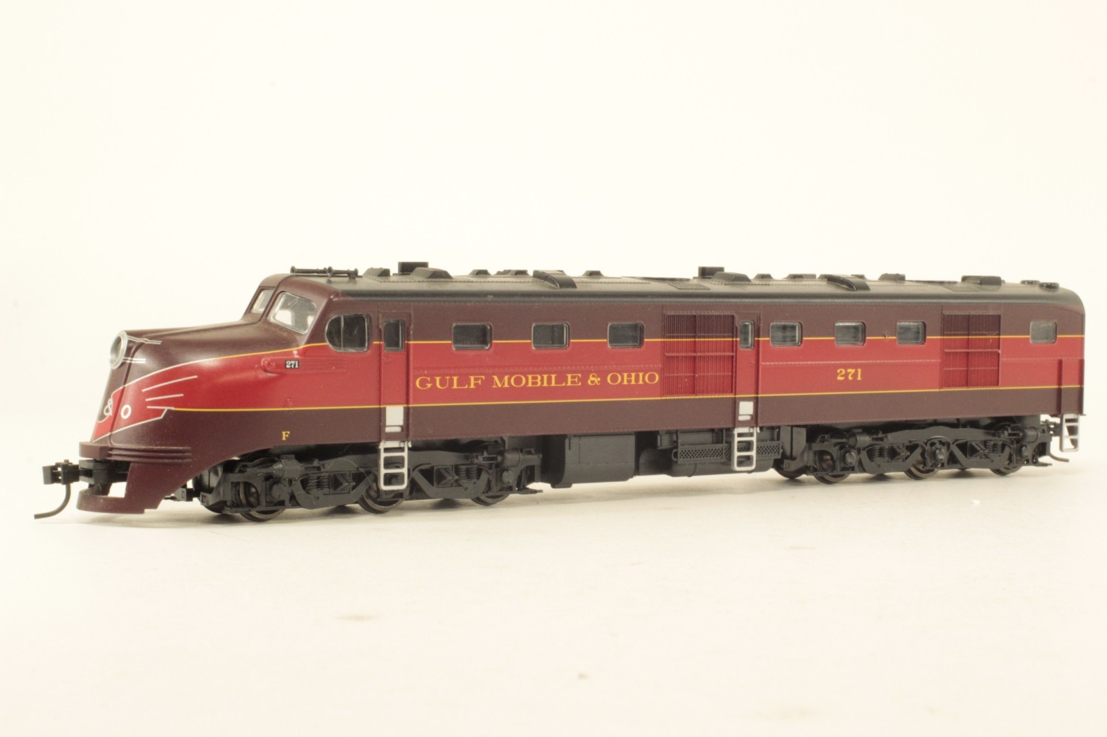 Proto1000 HO Scale Gulf Mobile and Ohio GM&O #271 DL-109 DC Powered Locomotive