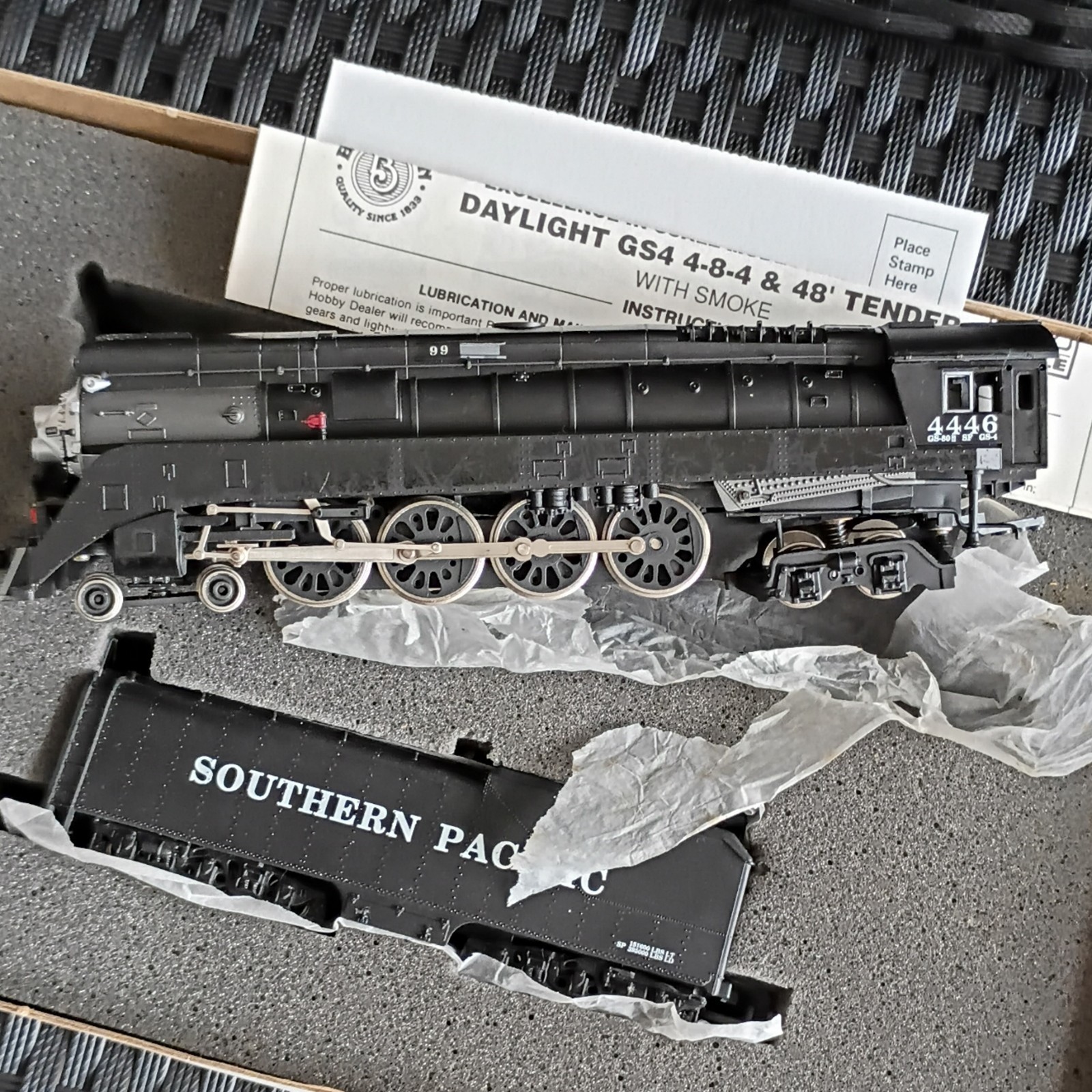 Southern Pacific #4446 Item 11322 Gs4 4-8-4 Black & Silver War Baby VTG