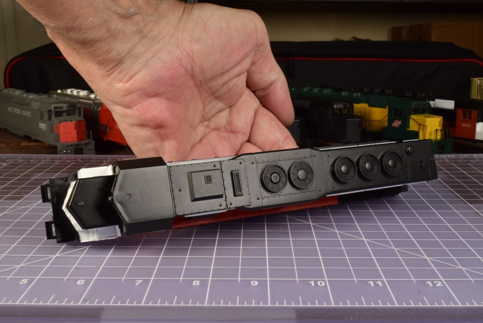 HO SHELL SDP40 New Haven 6502 no railings, cab/eyebrow insert NHV