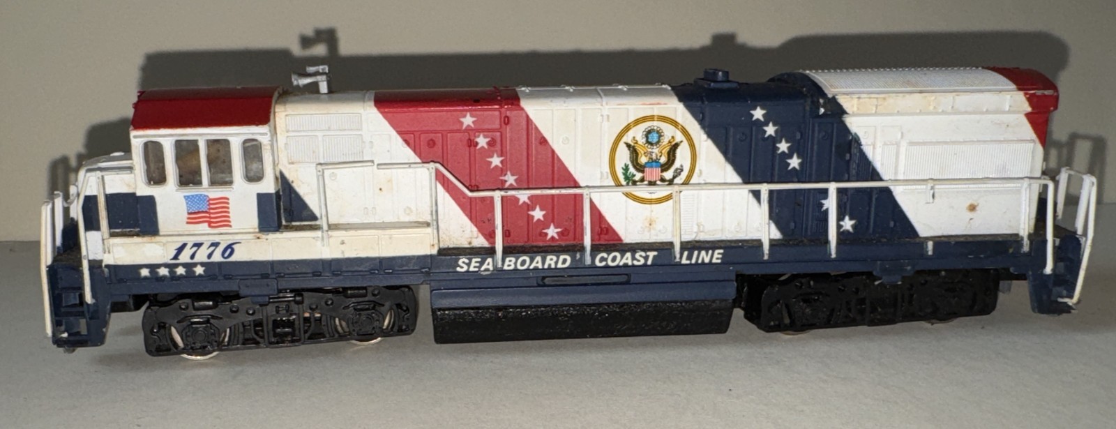 Vintage Bachmann Bicentennial Train Lot – SCL 1776 Locomotive, Caboose, Trailers