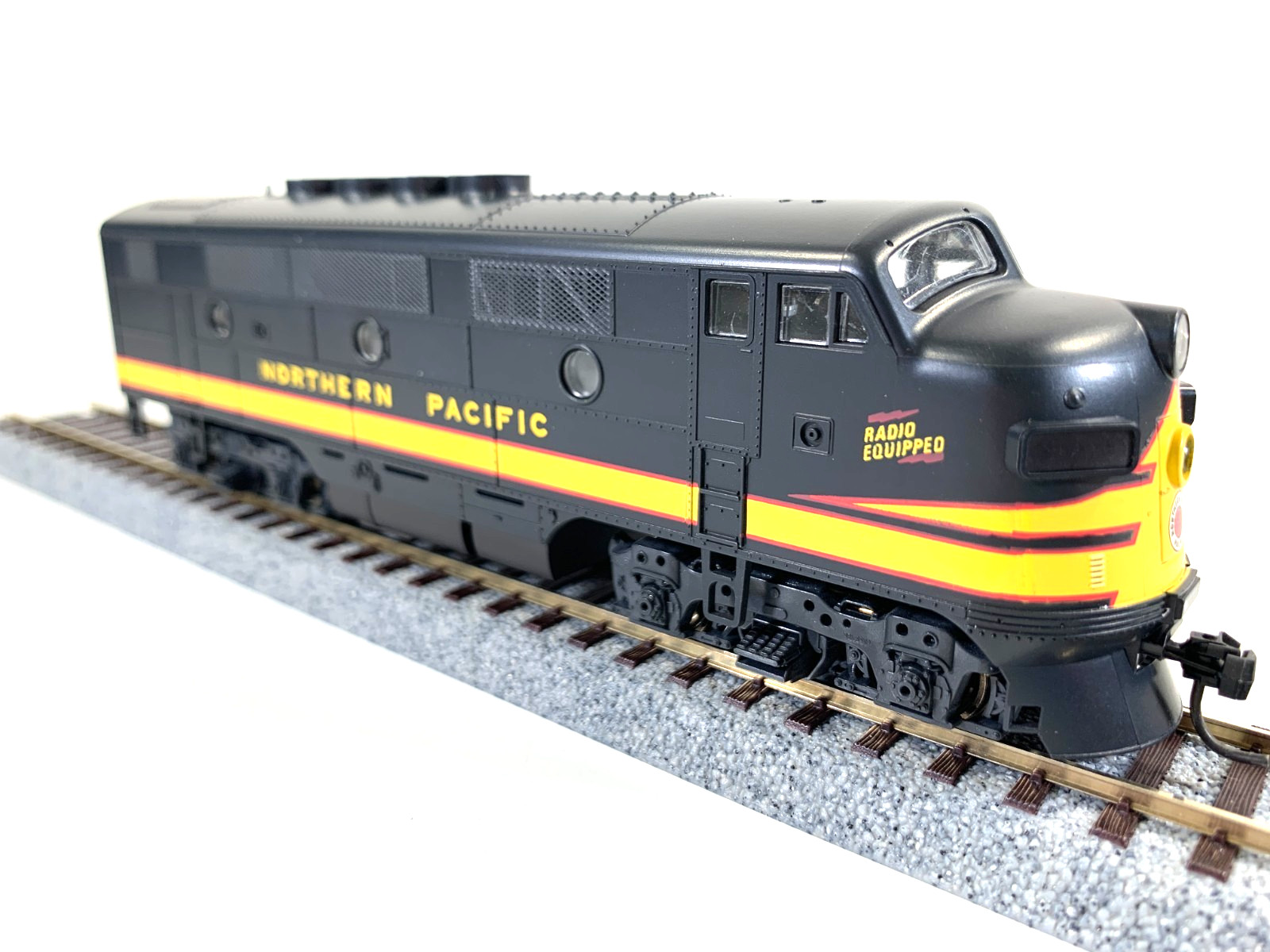HO Stewart Hobbies 8090 F3 A Phase 1 Northern Pacific Diesel #Un-numbered