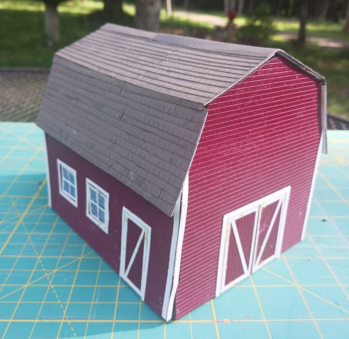 O SCALE Micro Scale Models Tractor Shed &Tool Shed & Outhouse (3) Assembled