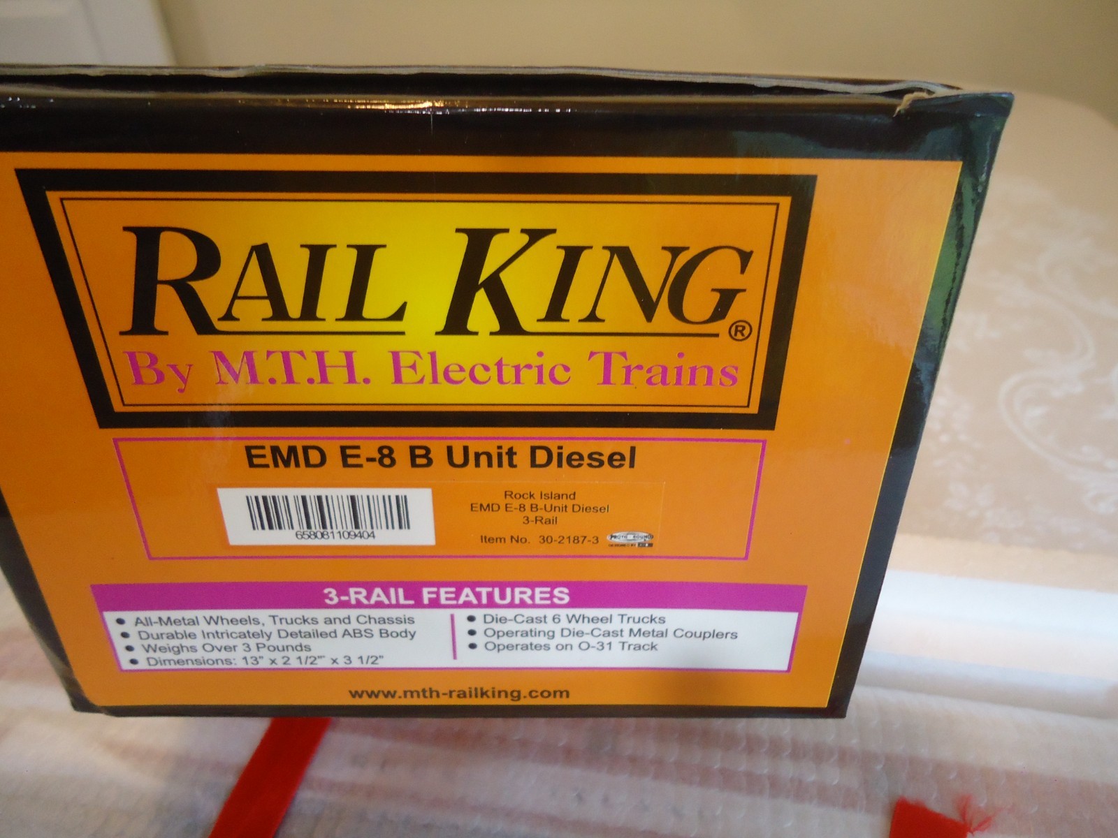 Rail King by MTH O Scale Rock Island EMD E-8 B Unit Diesel w/Proto