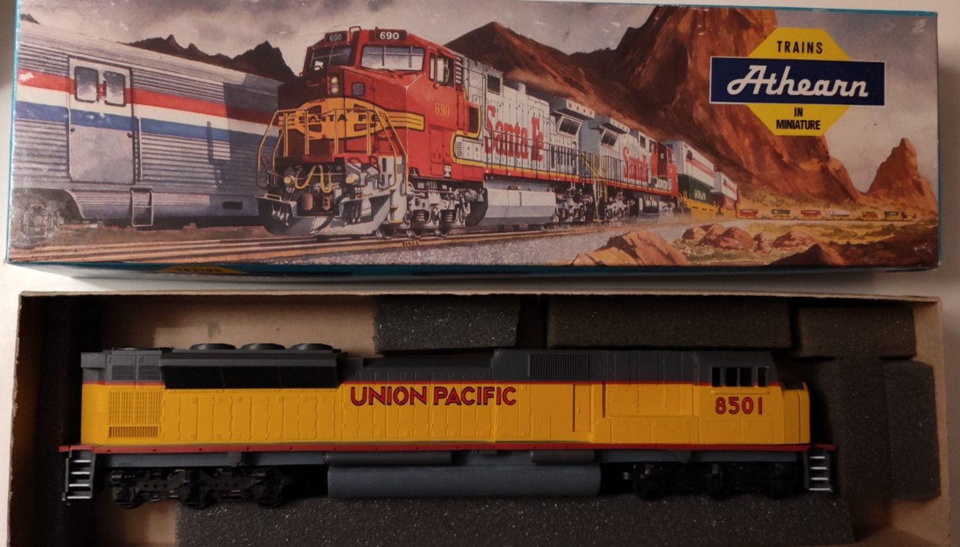 HO Scale Athearn Union Pacific Diesel Locomotive no 8501 DUMMY