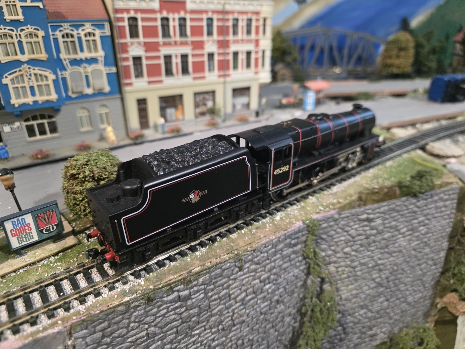 Hornby BR King Class Steam Locomotive R.292 OO Scale DC